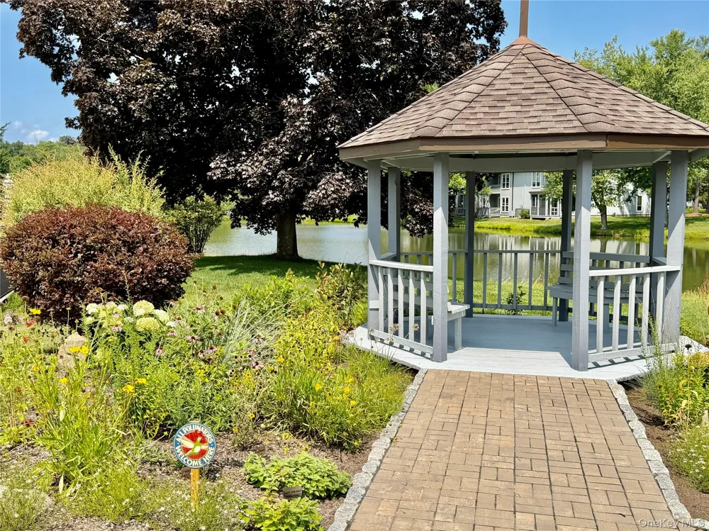 15 Pond Drive W Rhinebeck, NY 12572
