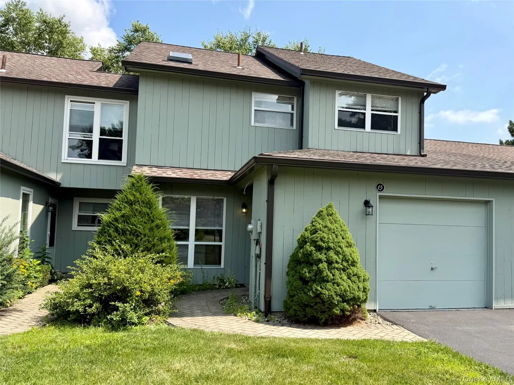 15 Pond Drive W Rhinebeck, NY 12572