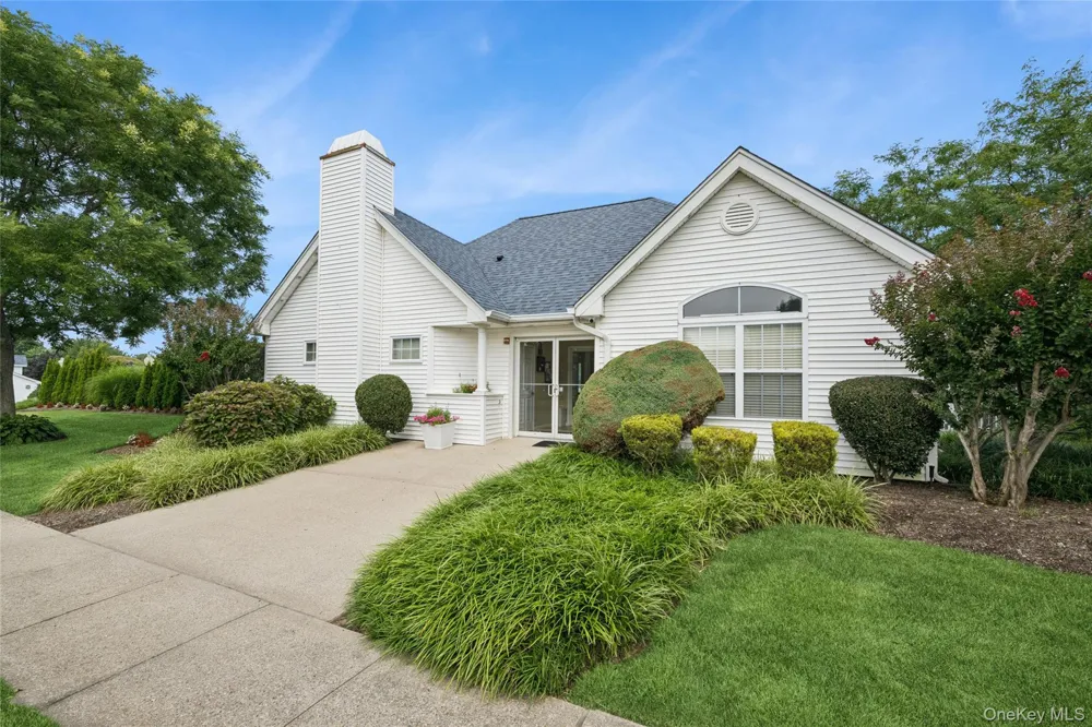 3 Summerfield Lane S Aquebogue, NY 11901