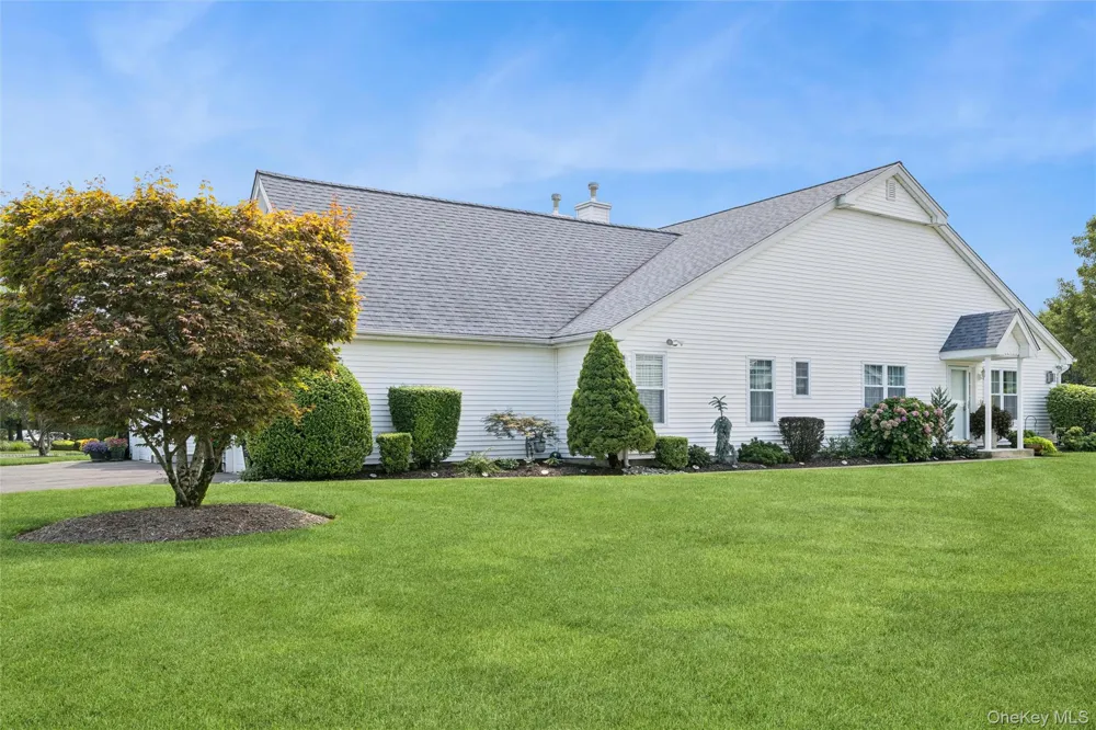3 Summerfield Lane S Aquebogue, NY 11901