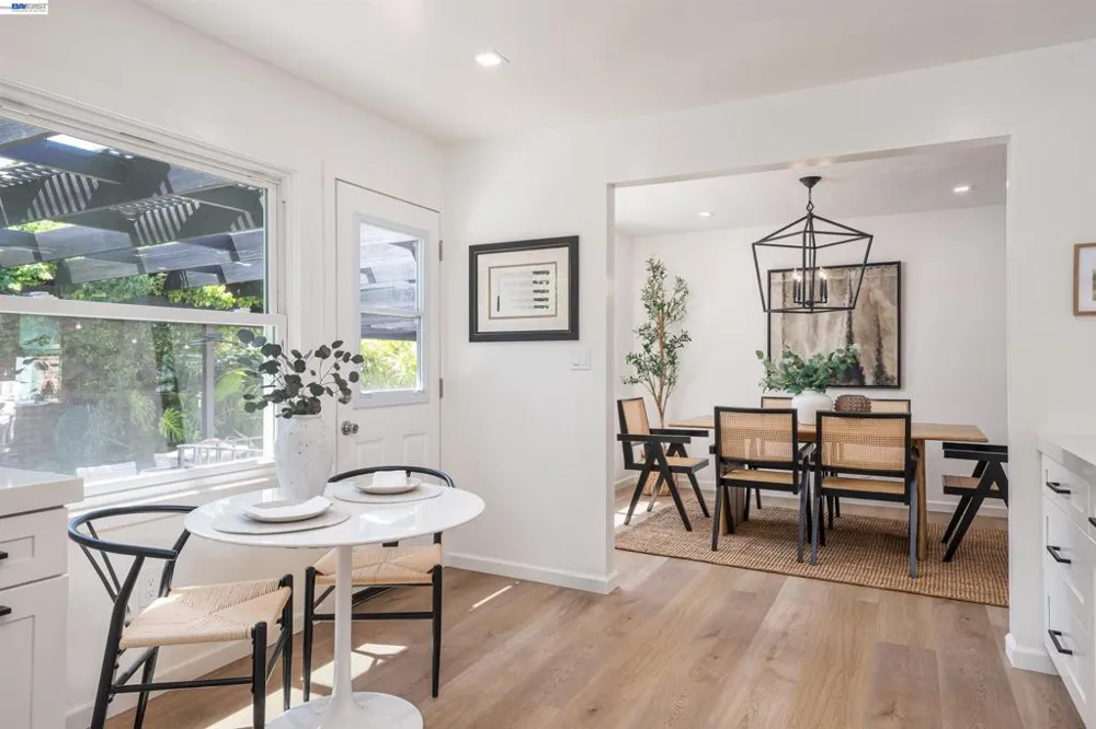 3229 Toyon Ter Alameda, CA 94501
