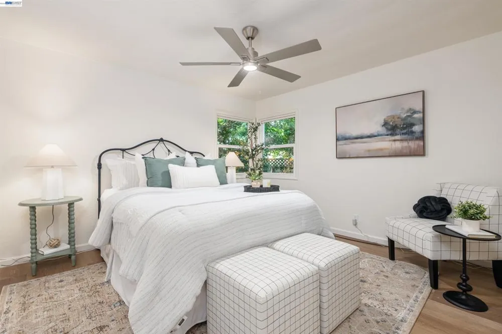 3229 Toyon Ter Alameda, CA 94501