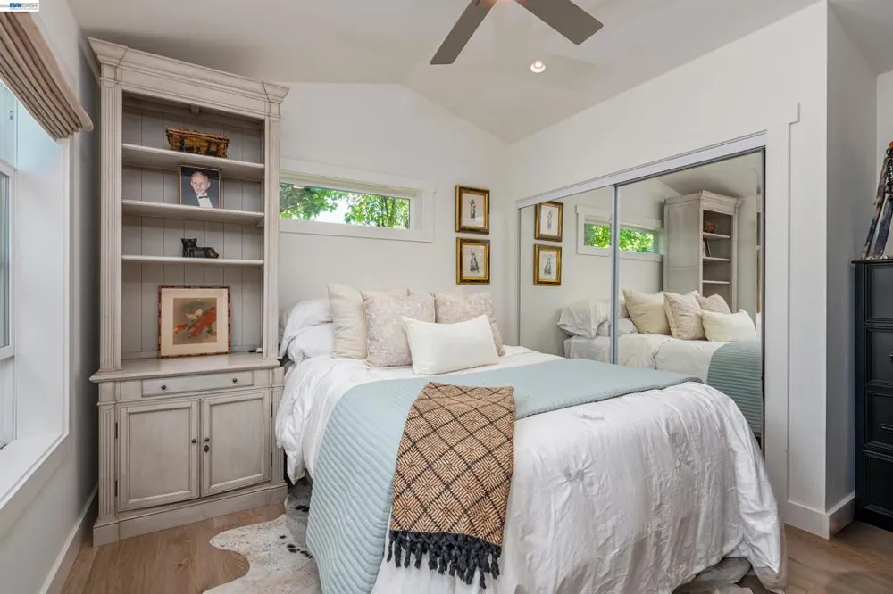 3229 Toyon Ter Alameda, CA 94501