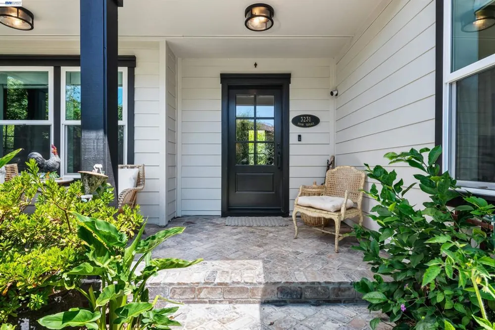 3229 Toyon Ter Alameda, CA 94501