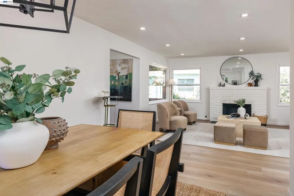 3229 Toyon Ter Alameda, CA 94501