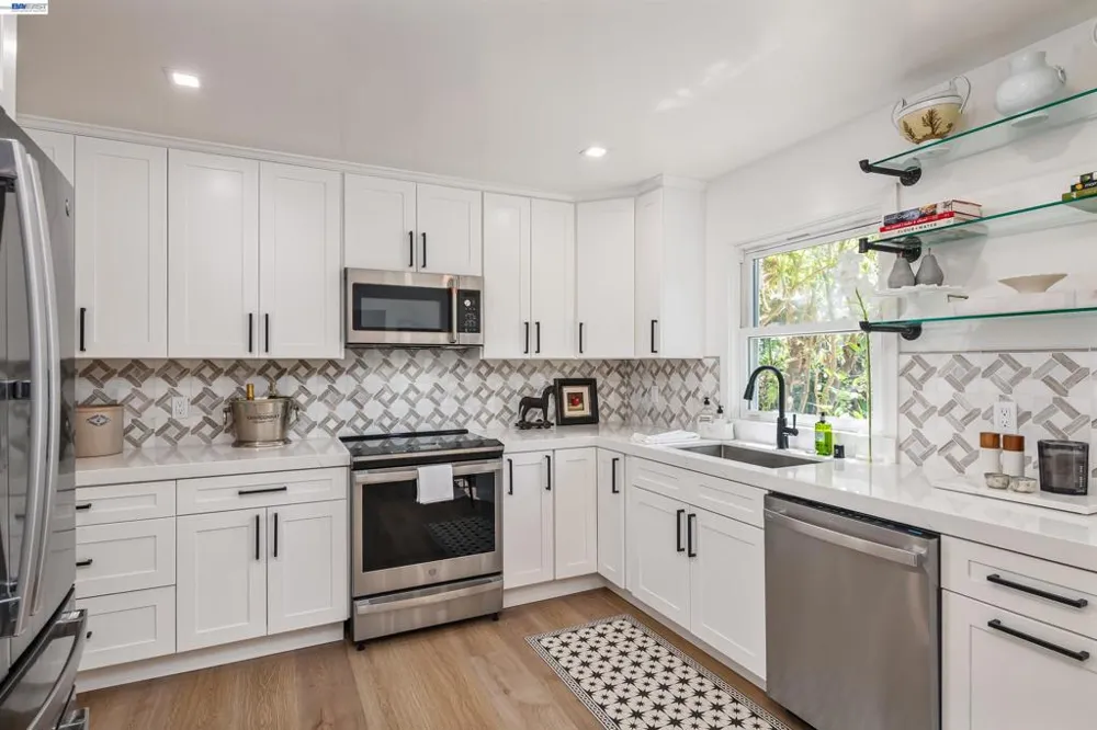 3229 Toyon Ter Alameda, CA 94501