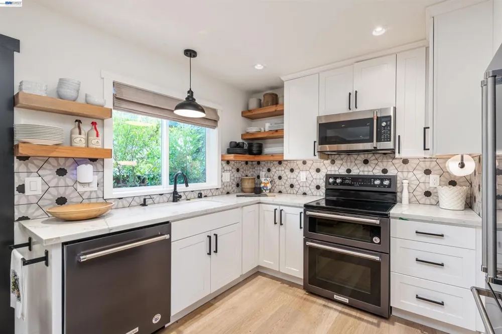 3229 Toyon Ter Alameda, CA 94501