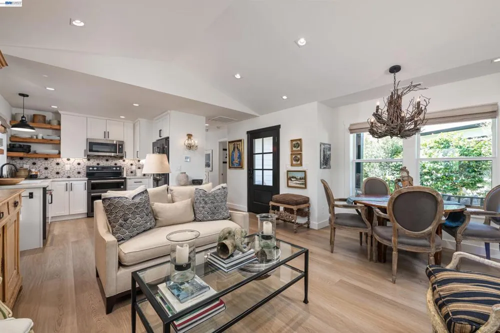 3229 Toyon Ter Alameda, CA 94501
