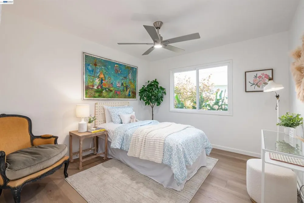 3229 Toyon Ter Alameda, CA 94501