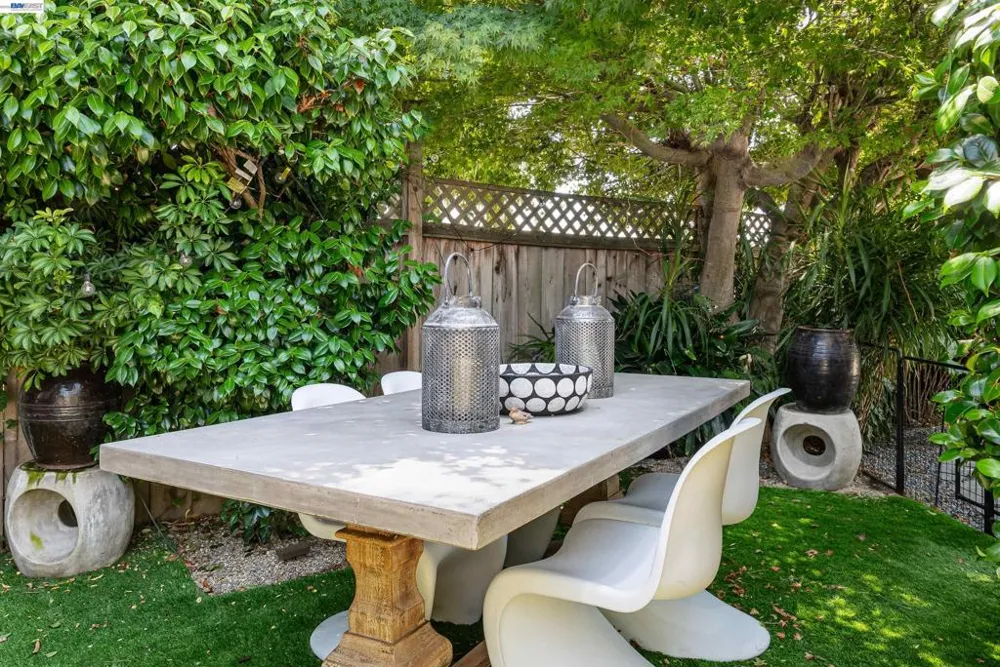3229 Toyon Ter Alameda, CA 94501