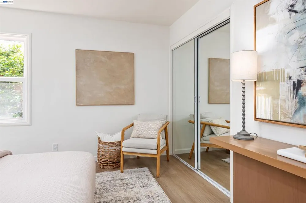 3229 Toyon Ter Alameda, CA 94501