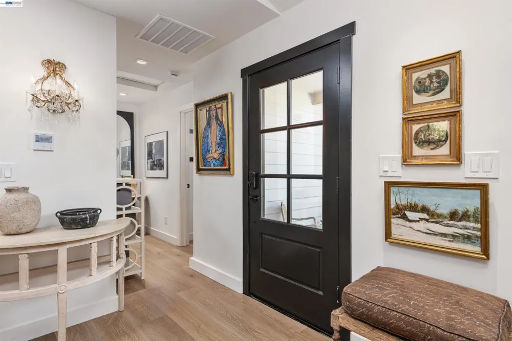 3229 Toyon Ter Alameda, CA 94501