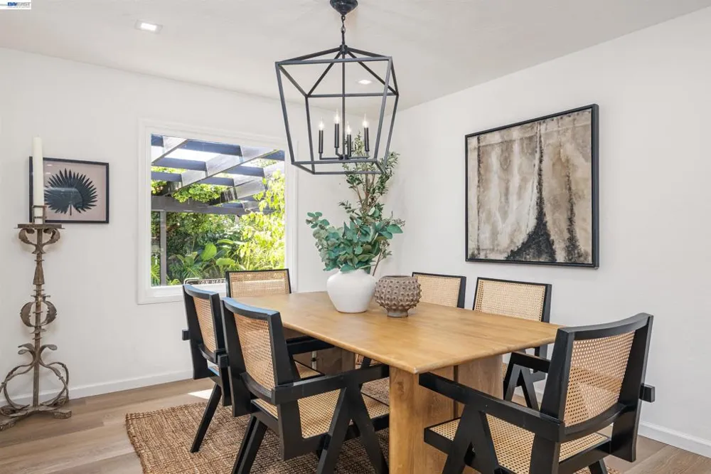 3229 Toyon Ter Alameda, CA 94501