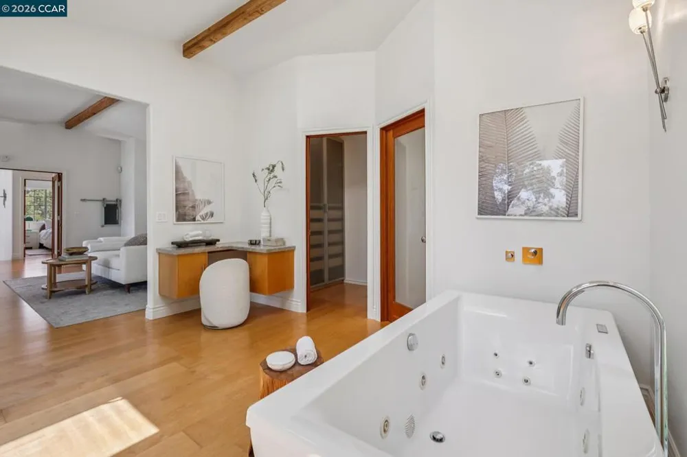 6 Monte Vista Rd Orinda, CA 94563