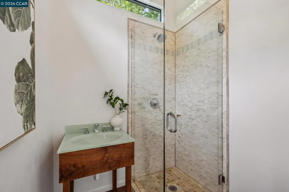 6 Monte Vista Rd Orinda, CA 94563