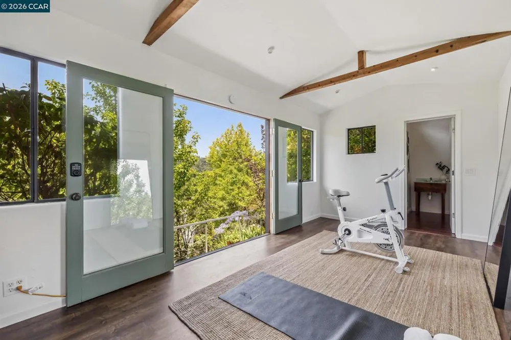 6 Monte Vista Rd Orinda, CA 94563