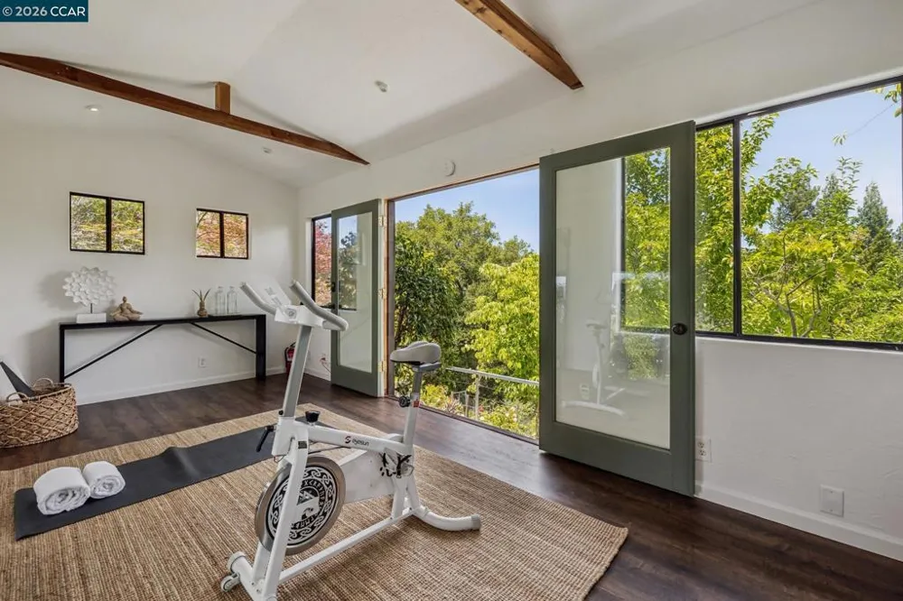 6 Monte Vista Rd Orinda, CA 94563