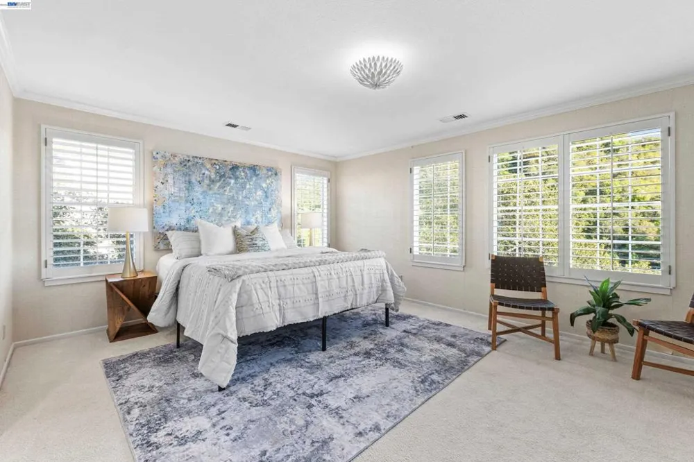4636 Redwood Rd Oakland, CA 94619