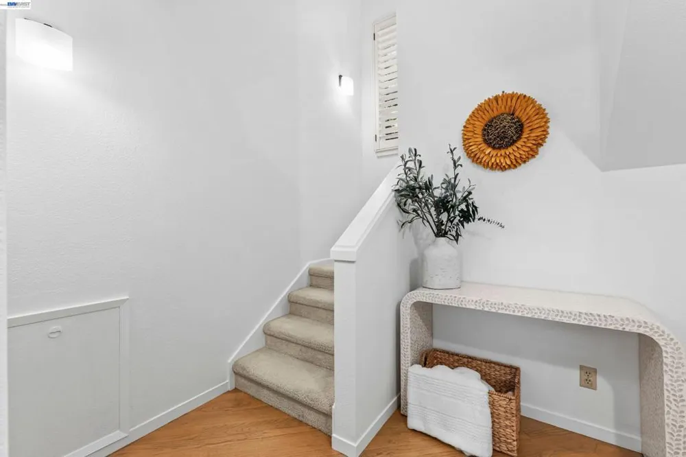 4636 Redwood Rd Oakland, CA 94619