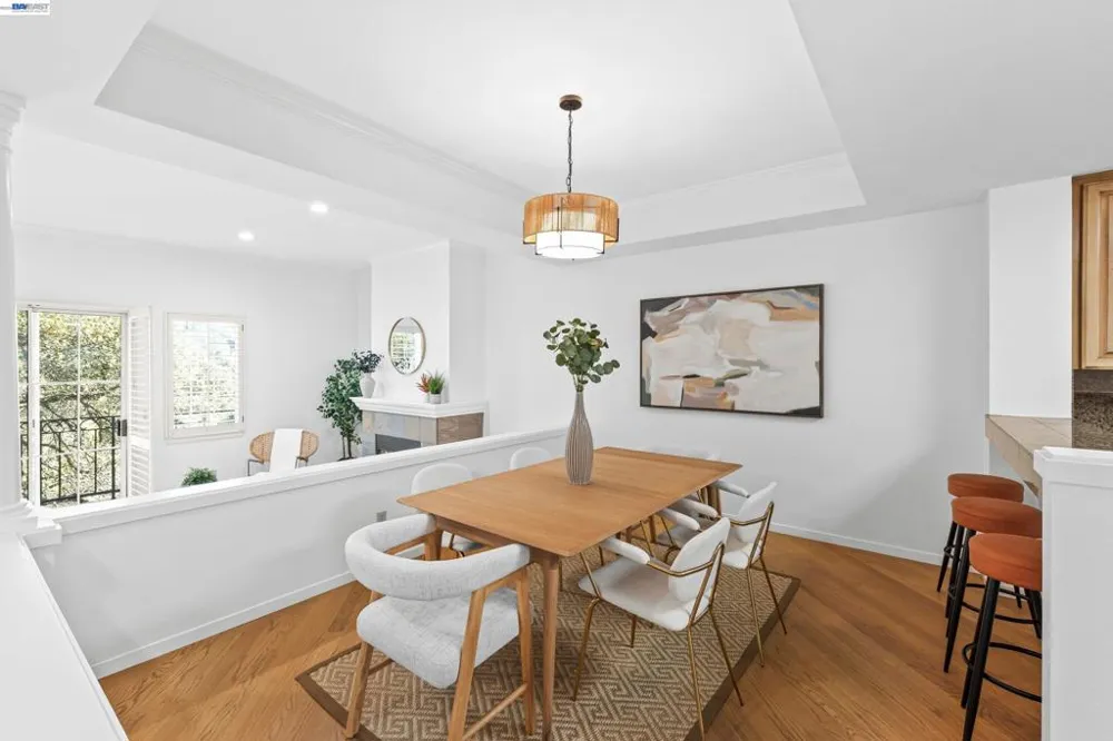 4636 Redwood Rd Oakland, CA 94619
