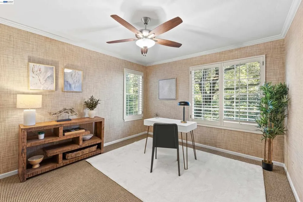 4636 Redwood Rd Oakland, CA 94619