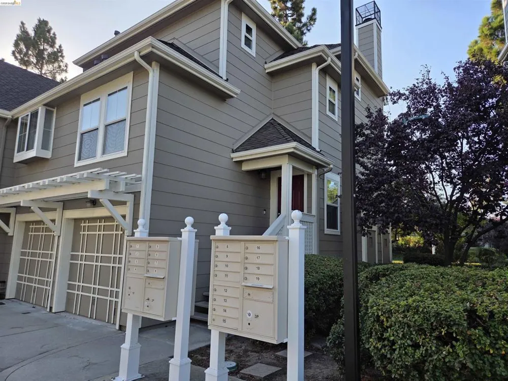 1107 Outrigger Lane Foster City, CA 94404