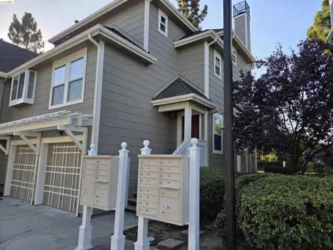 1107 Outrigger Lane