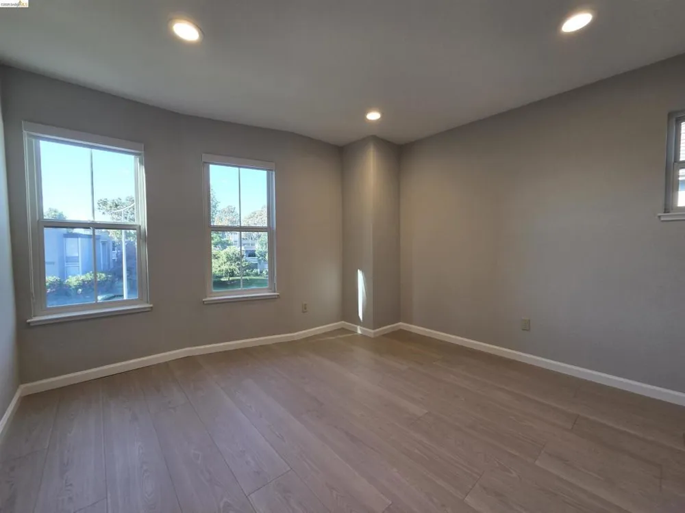 1107 Outrigger Lane Foster City, CA 94404