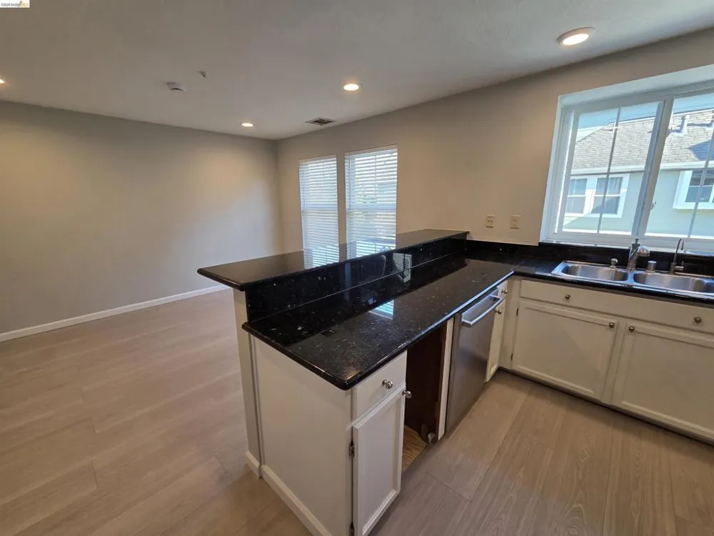 1107 Outrigger Lane Foster City, CA 94404