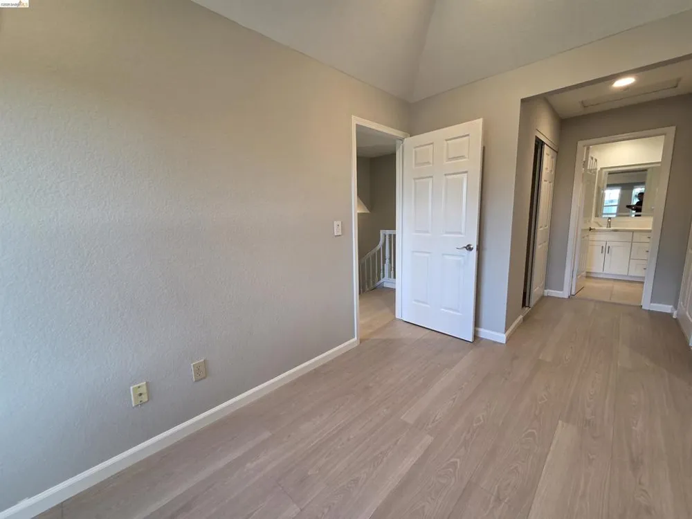1107 Outrigger Lane Foster City, CA 94404