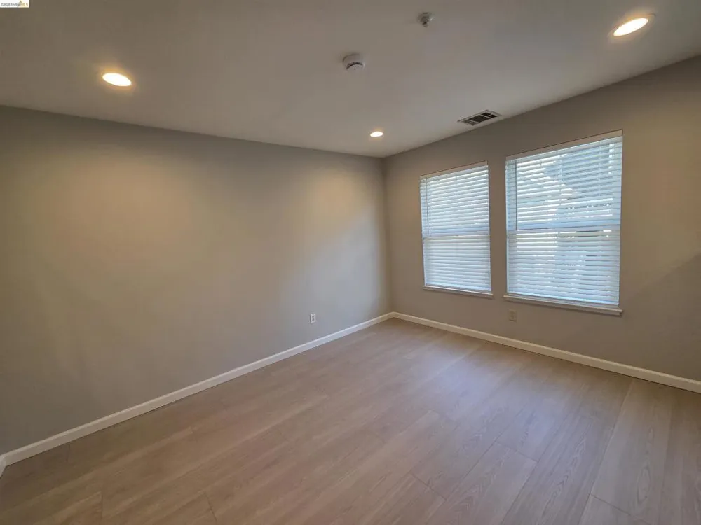 1107 Outrigger Lane Foster City, CA 94404