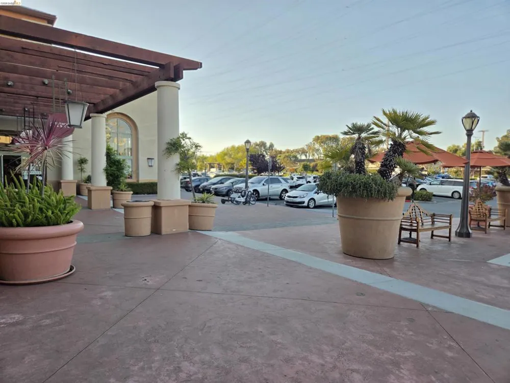 1107 Outrigger Lane Foster City, CA 94404