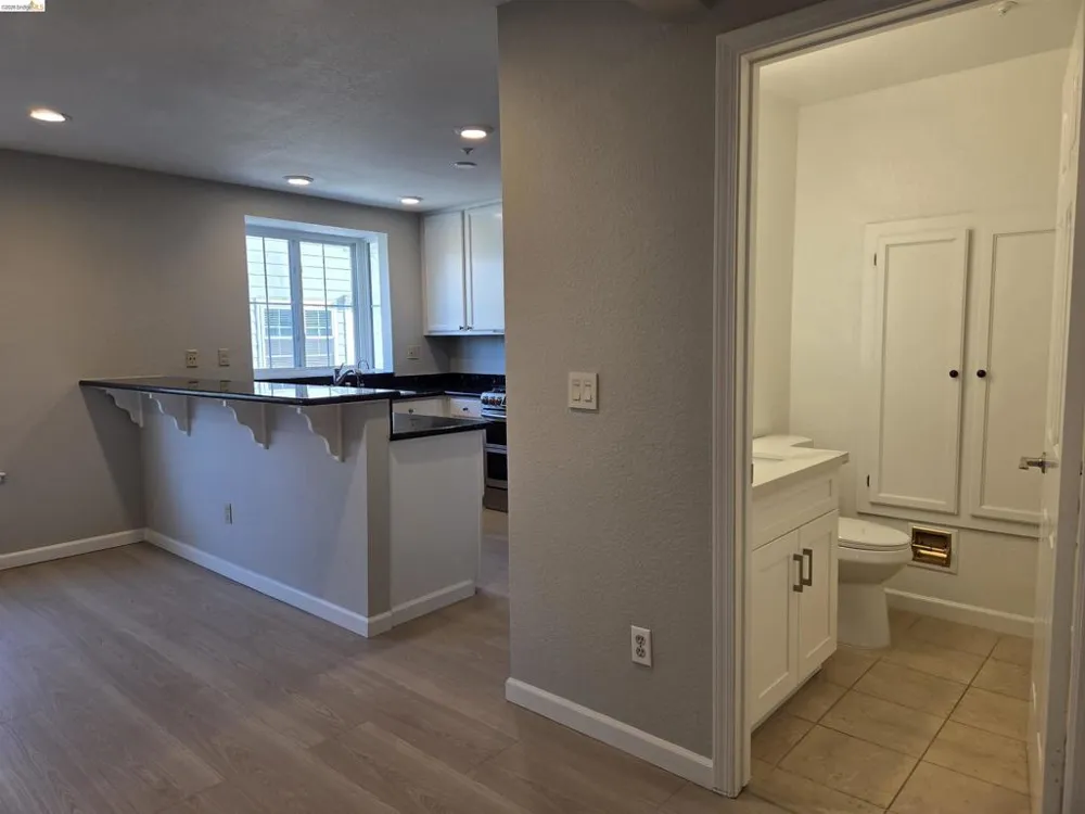 1107 Outrigger Lane Foster City, CA 94404