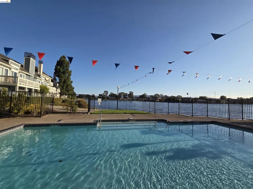 1107 Outrigger Lane Foster City, CA 94404