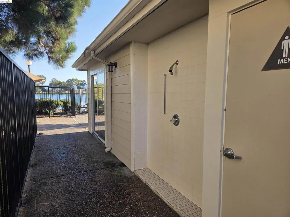 1107 Outrigger Lane Foster City, CA 94404