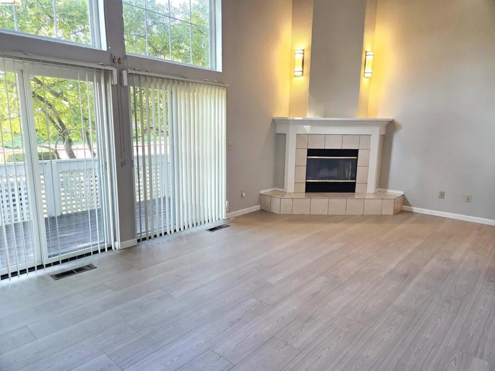 1107 Outrigger Lane Foster City, CA 94404