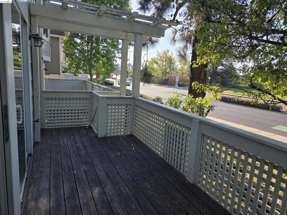 1107 Outrigger Lane Foster City, CA 94404