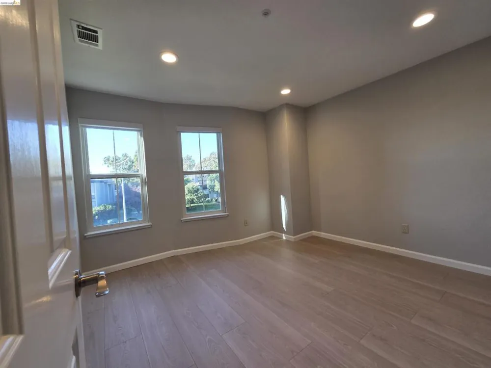 1107 Outrigger Lane Foster City, CA 94404
