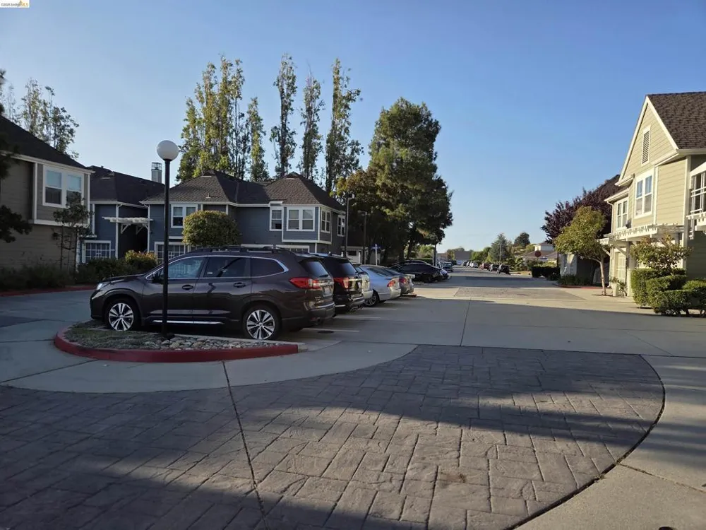 1107 Outrigger Lane Foster City, CA 94404