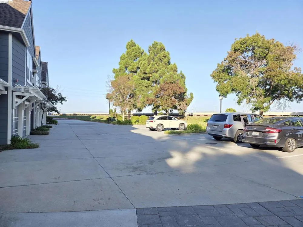 1107 Outrigger Lane Foster City, CA 94404
