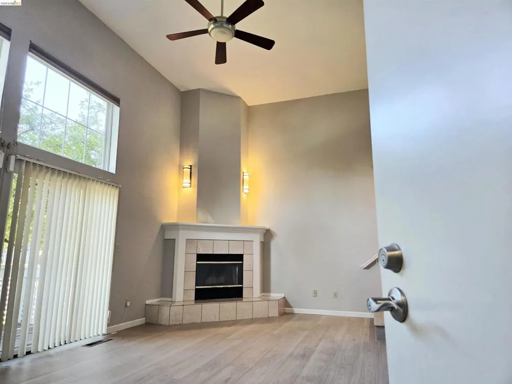 1107 Outrigger Lane Foster City, CA 94404