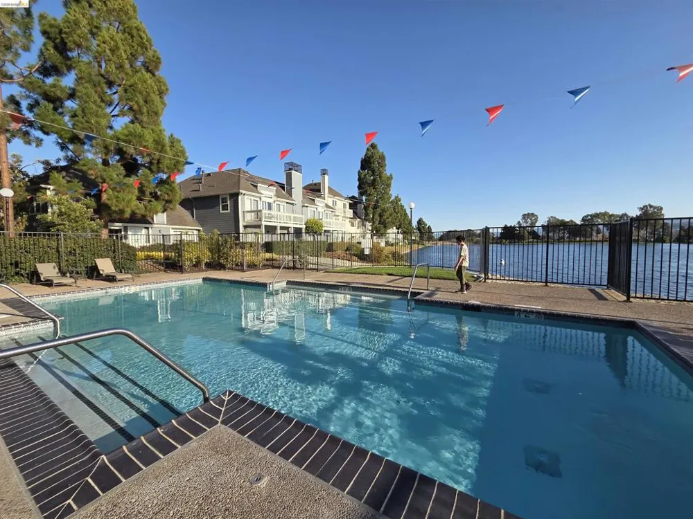 1107 Outrigger Lane Foster City, CA 94404