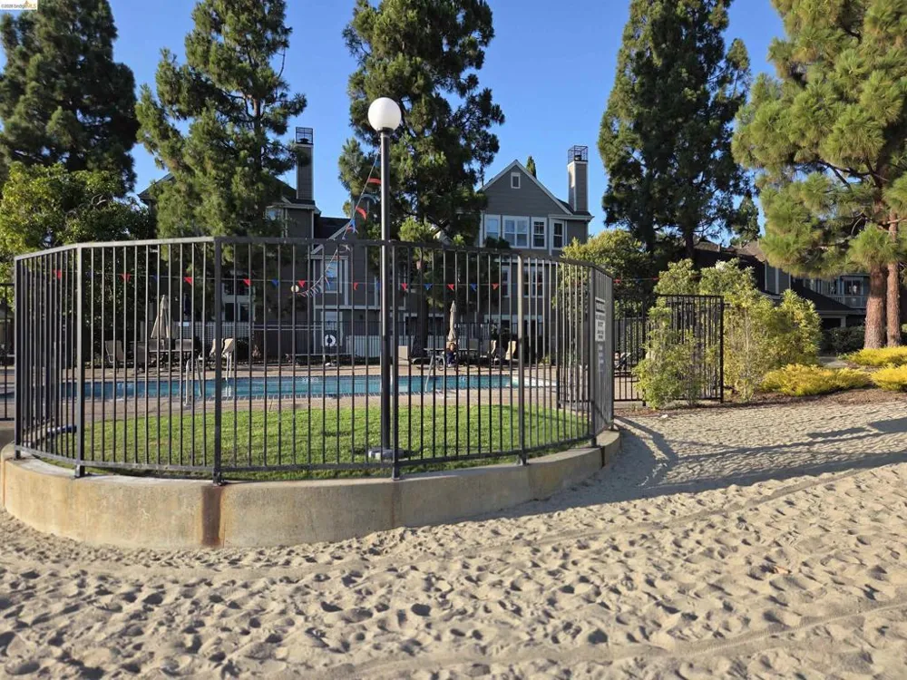 1107 Outrigger Lane Foster City, CA 94404