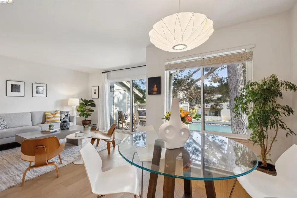 124 Lakeshore Ct Richmond, CA 94804