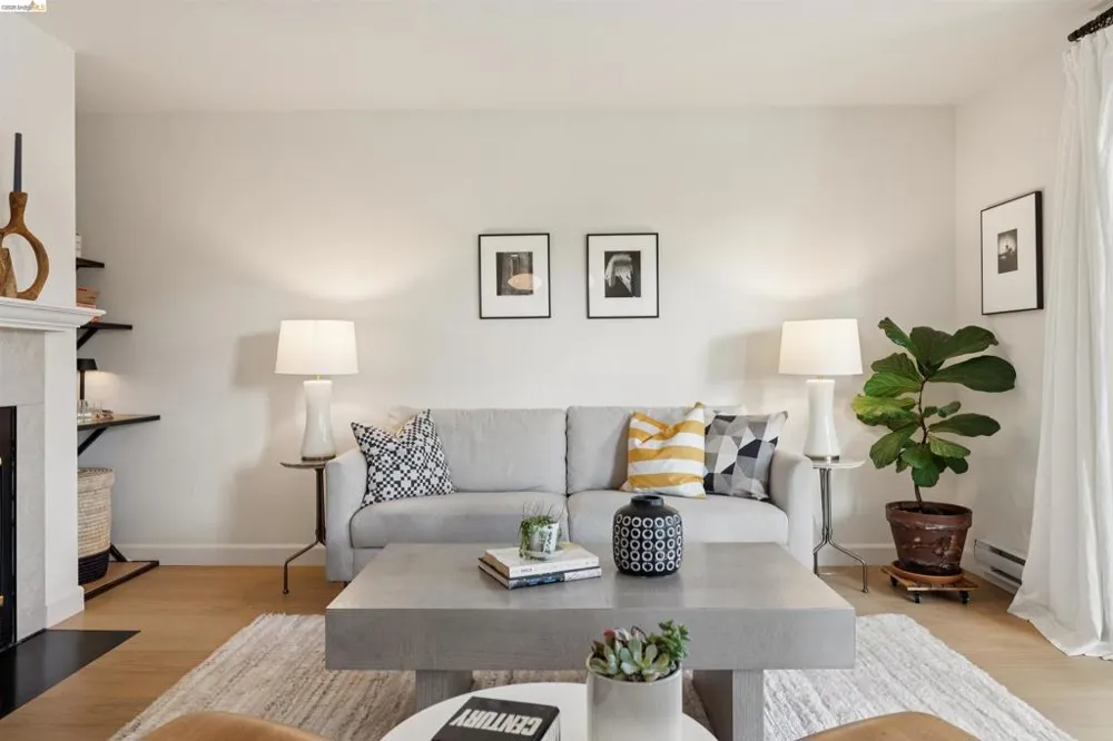 124 Lakeshore Ct Richmond, CA 94804