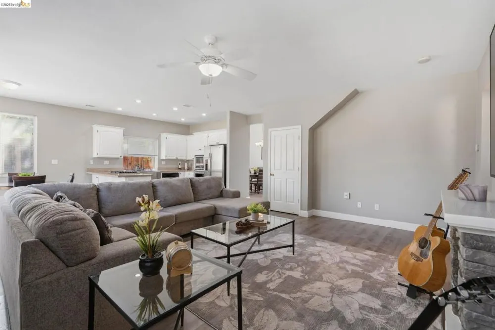 1937 Paradise Peak Ct Antioch, CA 94531