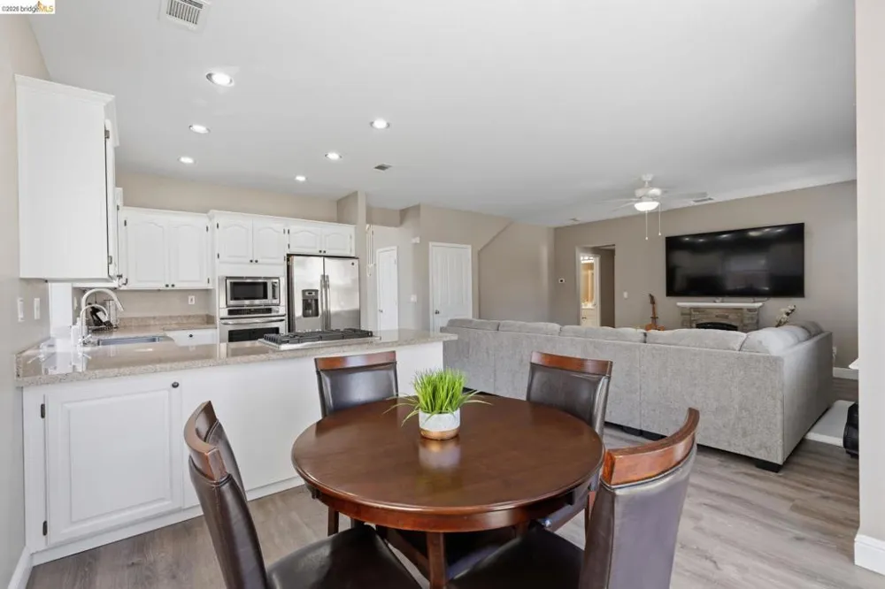 1937 Paradise Peak Ct Antioch, CA 94531