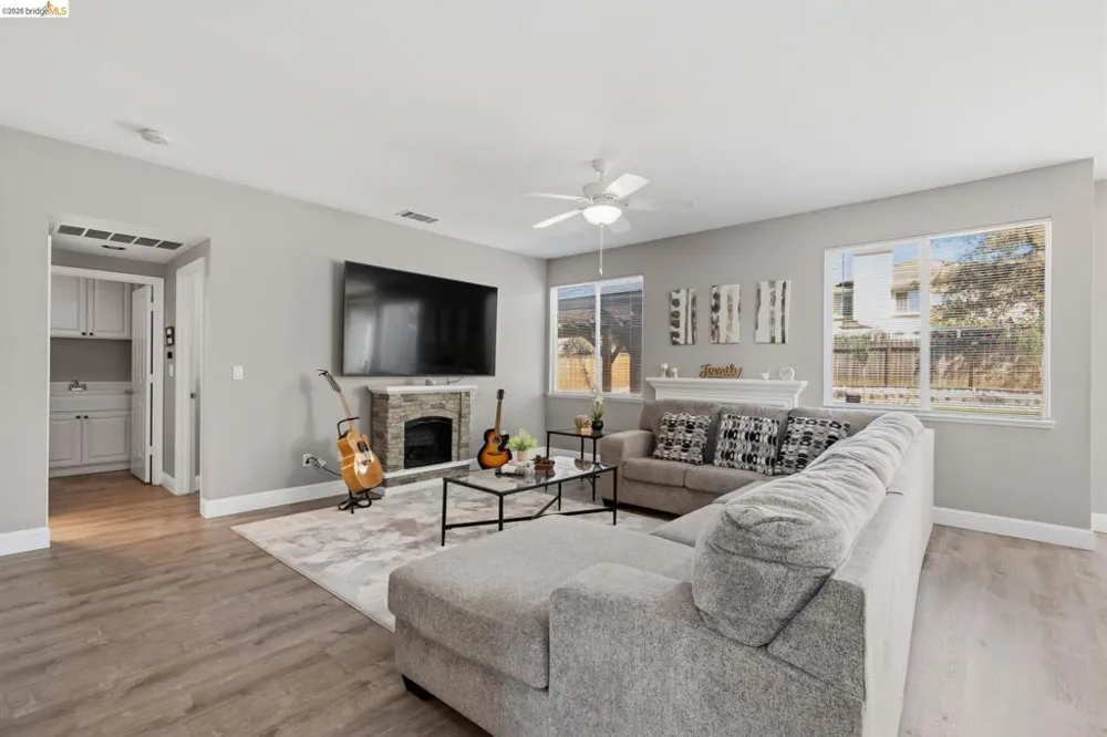 1937 Paradise Peak Ct Antioch, CA 94531