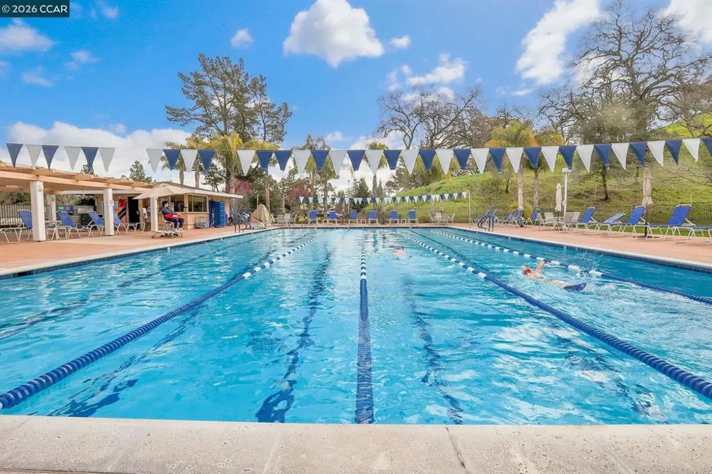 1100 Singingwood #8 Walnut Creek, CA 94595