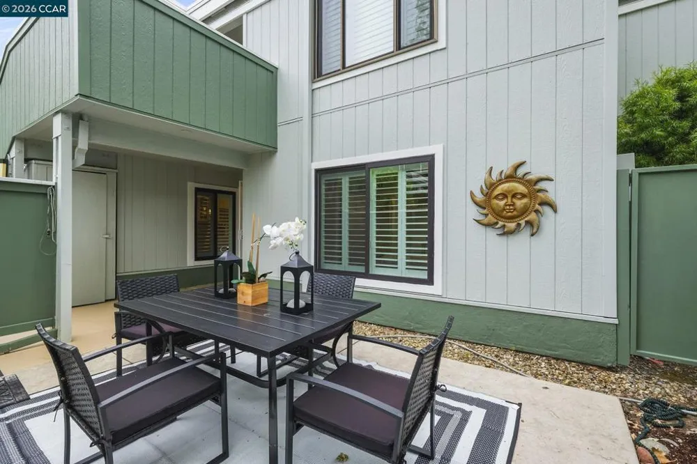 1100 Singingwood #8 Walnut Creek, CA 94595